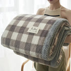 Modern Check Chenille Throw – Plush Knit Blanket for Couch, Bed & Everyday Comfort (Copy)
